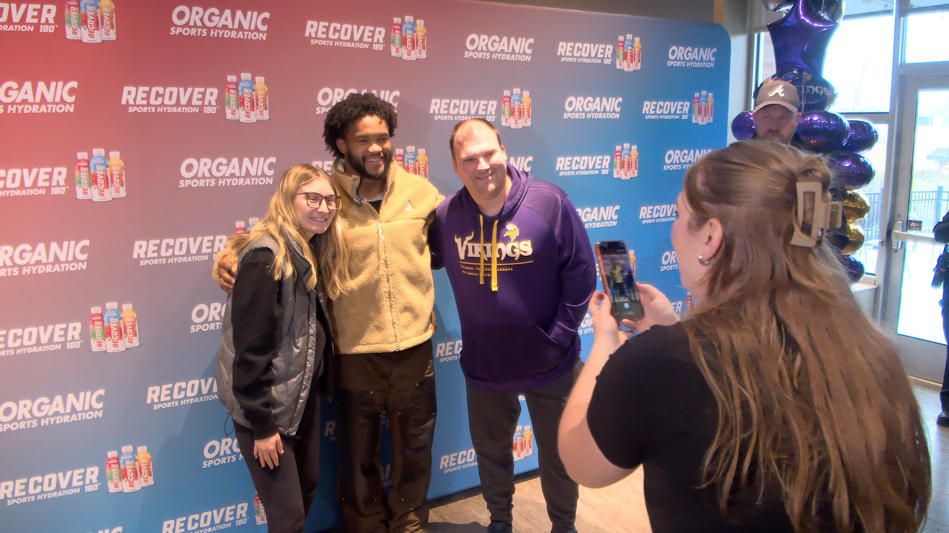Kyler Murray thanks Vikings fans during New Hope appearance — Mankato Schools news