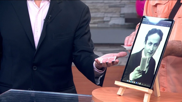 David Farr performing a Halloween-themed illusion to honor Houdini's legacy.