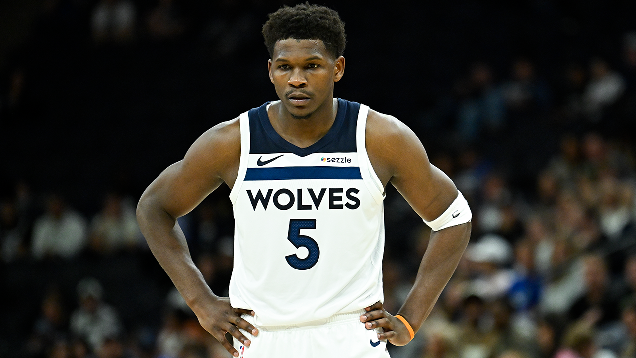 Anthony Edwards to miss up to 2 months due to right knee procedure — Mankato Sports news